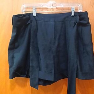 Worthington belted and pleated black shorts